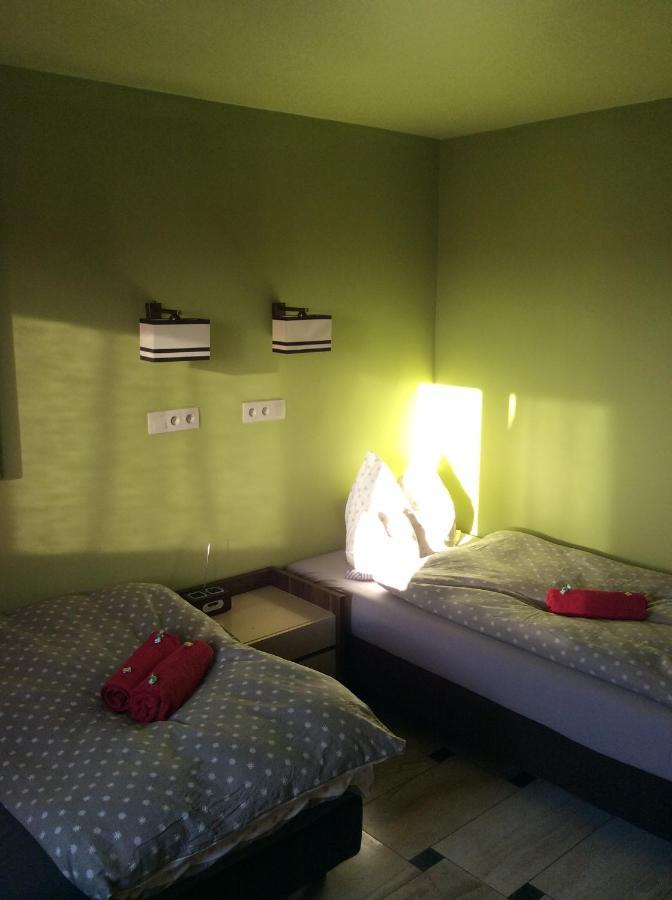 Mika Rooms Raclawicka 144 & Wislicka 3 Studio - Adults Only Warszawa Eksteriør bilde